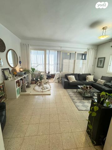 ז'בוטינסקי 136