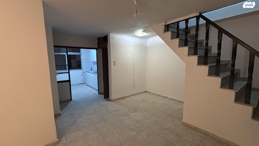 לוי אשכול 45