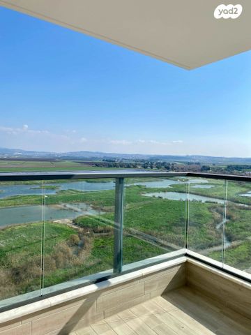 דירה, אריק אינשטיין 1, נאות אפק, אפקה, קרית ביאליק