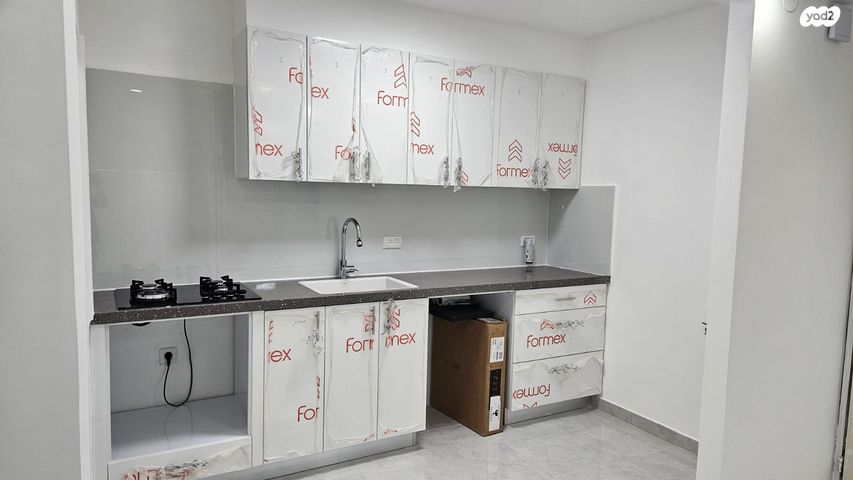 דירה, הגיבור האלמוני 56, יד אליהו, תל אביב יפו