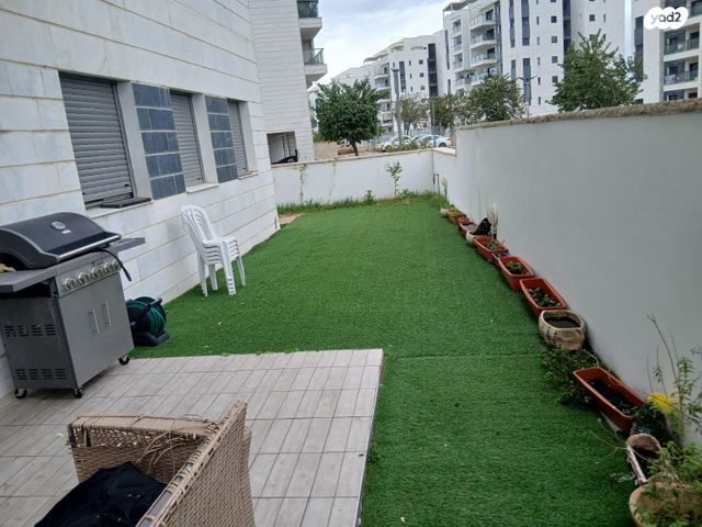 דירת גן, רקפת 15, הפרחים, חריש