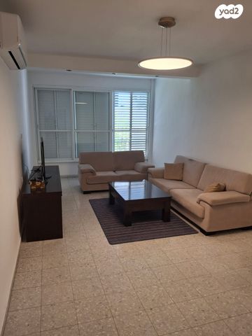 דירה, מבוא זאב 3, שכונת בן גוריון, מרכז העיר ג', רמת גן