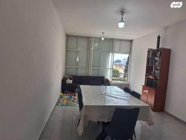 דירה, מורדי הגטאות 10, מרכז העיר, קרית אתא