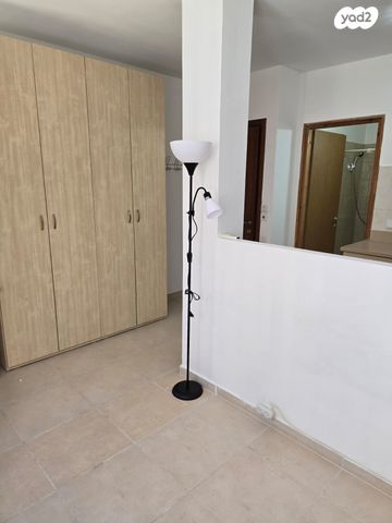 דירה, הרב עוזיאל 15, לב העיר, בת ים