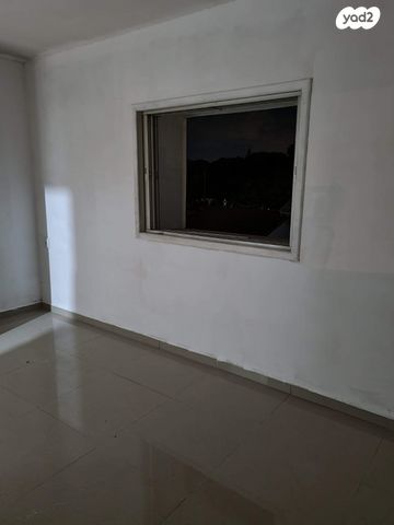 דירה, הכלנית 25, שיכון ב, כפר יונה