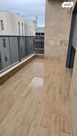 דירה, ז'בוטינסקי 10, רובע א', אשדוד