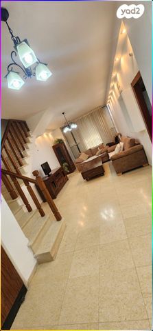 גג/ פנטהאוז, ליסין 14, נאות רחל, חולון