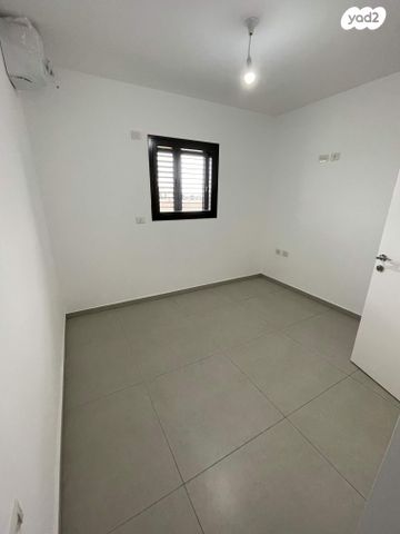 דירה, יצחק שמיר 11, רמת הדר, גבעת שמואל