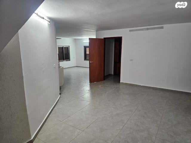 דירה, שדרות אבא חושי 111, עספיא, עספיא