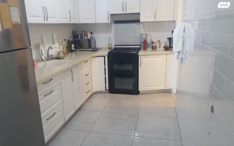 דירה, מורדי הגטאות 10, מרכז העיר, קרית אתא