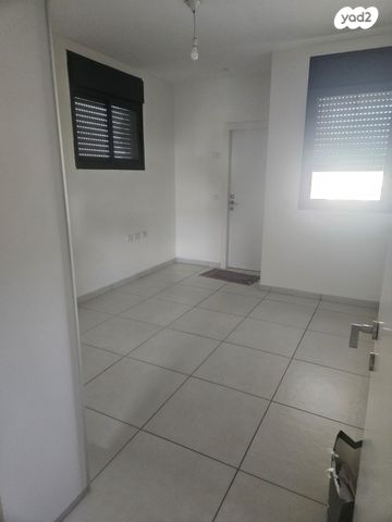 דירה, עזר וייצמן 14, מתחם 1200, הוד השרון