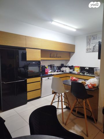 דירה, שדרות אבני החושן 15, כרמי גת, קרית גת