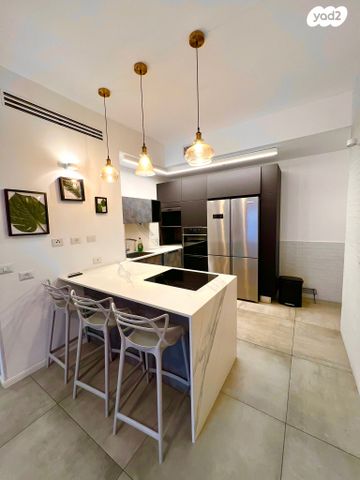 דירה, דרך מנחם בגין 144, מונטיפיורי, הרכבת, תל אביב יפו