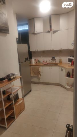 כנפי נשרים 19