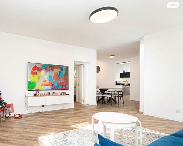 עמנואל מול 10