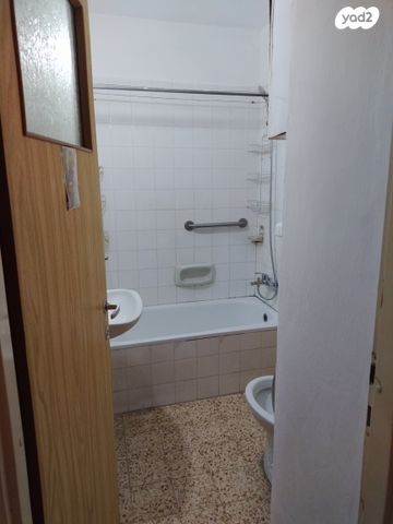 דירה, השישה עשר 8, פסגת זאב, ירושלים