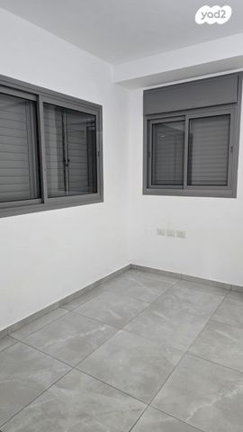 דירה, ז'בוטינסקי 10, רובע א', אשדוד