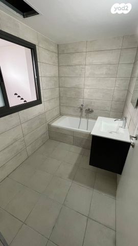 דירה, יצחק שמיר 11, רמת הדר, גבעת שמואל