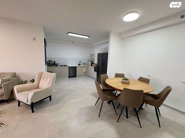 דירה, אריק אינשטיין 1, נאות אפק, אפקה, קרית ביאליק