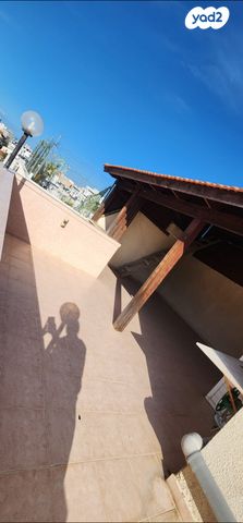 גג/ פנטהאוז, ליסין 14, נאות רחל, חולון