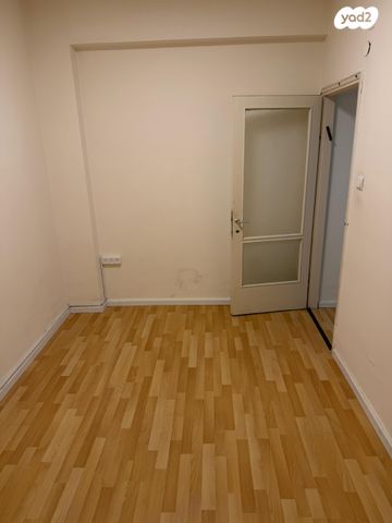 דירה, הדגנים 12, גבעת הרמבם, גבעתיים