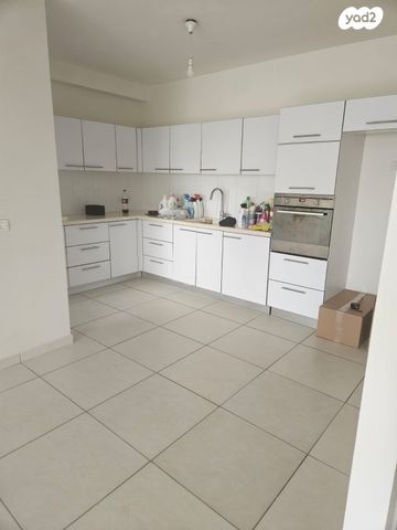 עזר וייצמן 14