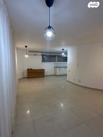 יחידת דיור, יאנוש קורצ'אק 8, גבעתי, רחובות