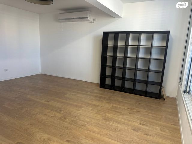 דירה, ז'בוטינסקי 2, אברמוביץ', ראשון לציון