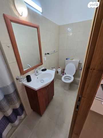 דירה, הרב עוזיאל 15, לב העיר, בת ים