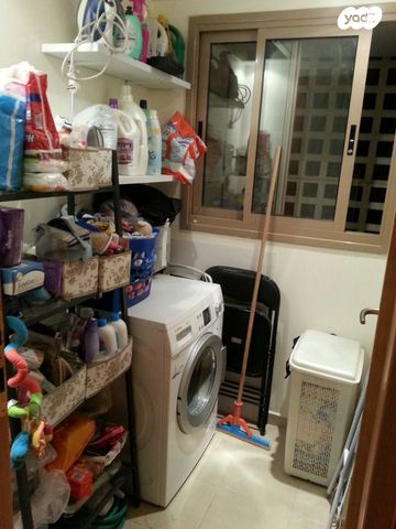 דירה, כרמל 1, אחוזת הנשיא, רחובות