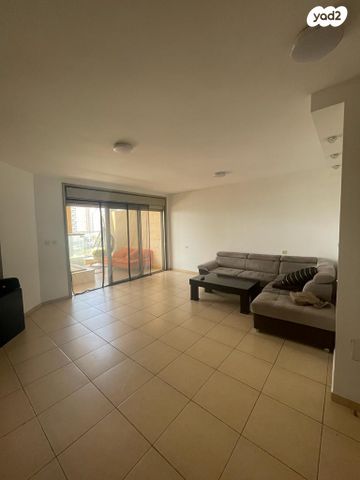 דירה, המרגנית 12, קרית אילון, חולון