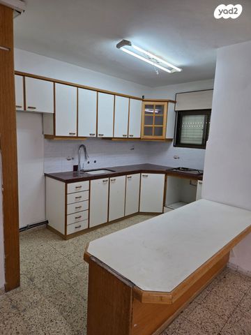 דירה, זלמן שז"ר 34, קרית ים  א', קרית ים