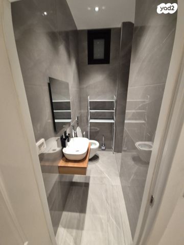 דירה, יהודה לייב פינסקר 1, רמב"ם, ראשון לציון