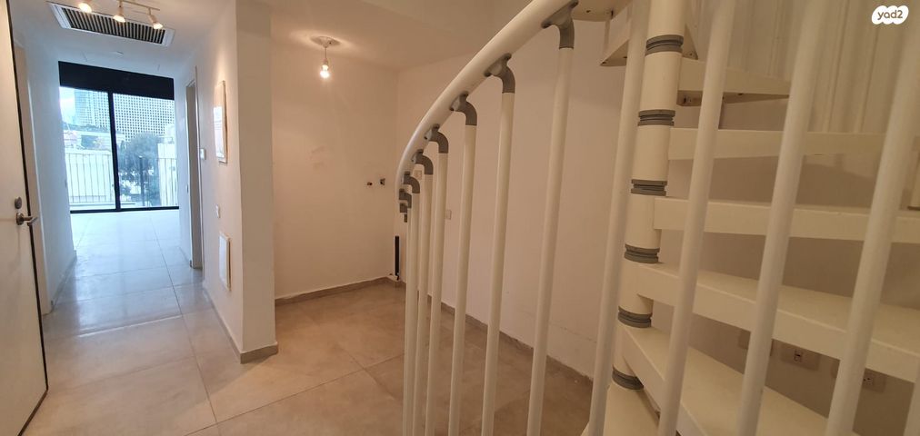 דופלקס, יוסף קארו 16, מונטיפיורי, הרכבת, תל אביב יפו