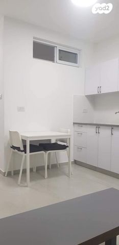 דירה, א.ד. גורדון 18, צפון מערב מרכז העיר, נתניה