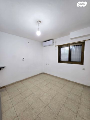 דירה, יונה פישר 21, פרדסיה, פרדסיה