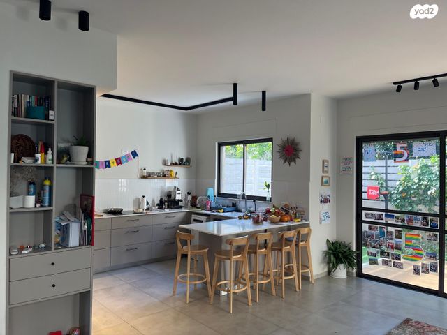 בית פרטי/ קוטג', הכיכר 4, המושבה, בנימינה גבעת עדה