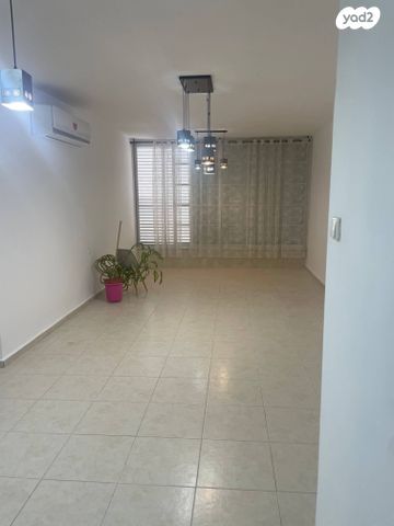 שדרות כצנלסון 8