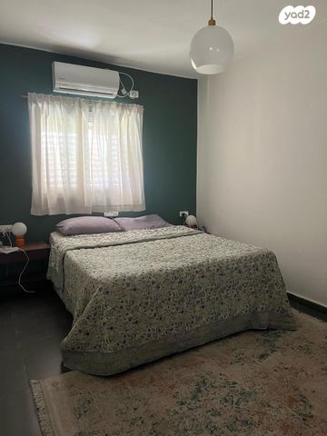 דו משפחתי, הבבלי 23, מתחם 19 - 20 (מתחם הפרחים), הוד השרון