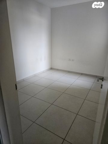 דירה, עזר וייצמן 14, מתחם 1200, הוד השרון