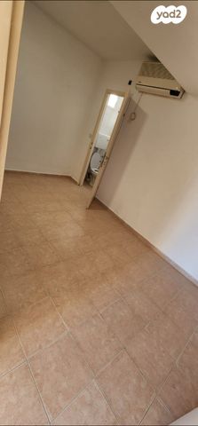 גג/ פנטהאוז, ליסין 14, נאות רחל, חולון