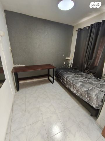 דירה, בר כוכבא 25, האצטדיון, טבריה