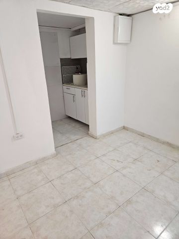 יהושע בן גמלא 15