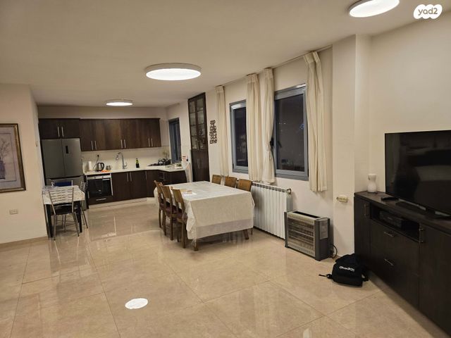 דירה, שדרות הרצל 12, קרית משה, ירושלים