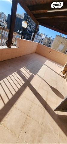 גג/ פנטהאוז, ליסין 14, נאות רחל, חולון