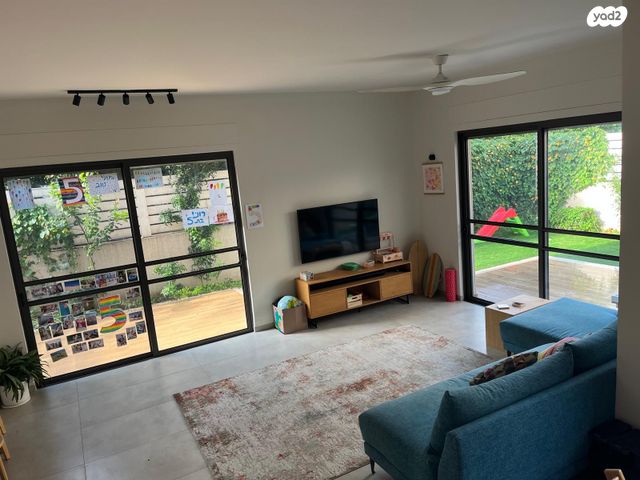 בית פרטי/ קוטג', הכיכר 4, המושבה, בנימינה גבעת עדה