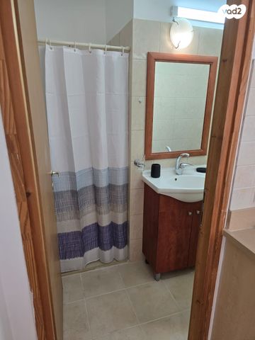 דירה, הרב עוזיאל 15, לב העיר, בת ים