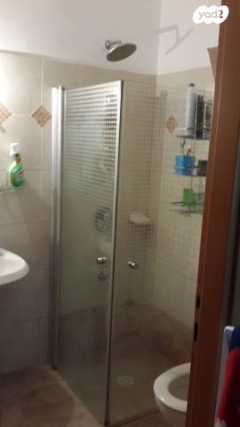 דירה, כרמל 1, אחוזת הנשיא, רחובות