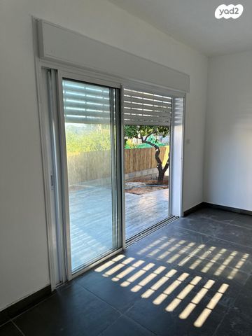 דו משפחתי, הבבלי 23, מתחם 19 - 20 (מתחם הפרחים), הוד השרון