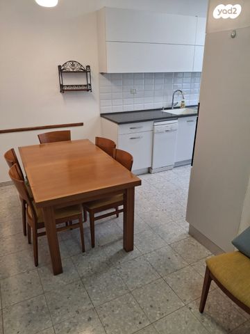 דירה, מבוא זאב 3, שכונת בן גוריון, מרכז העיר ג', רמת גן